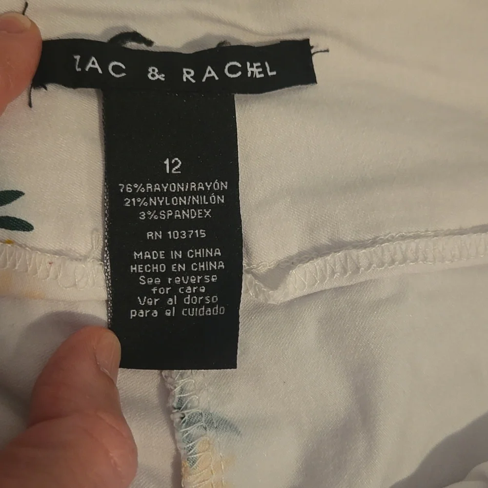 Zac & Rachel Floral White Skort Size 12 - Picture 2 of 6